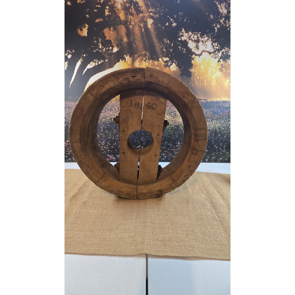 1509. Antique 16" Wooden Flat Belt Farm Pulley